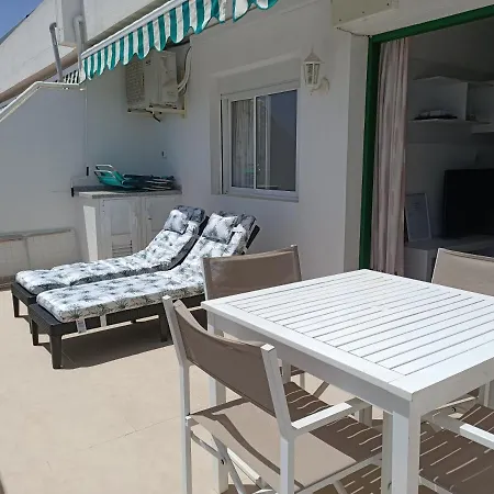 Horizon Views - Excellent Location With Ocean View Διαμέρισμα *