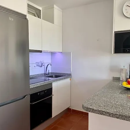 Apartment Horizon Views - Excellent Location With Ocean View