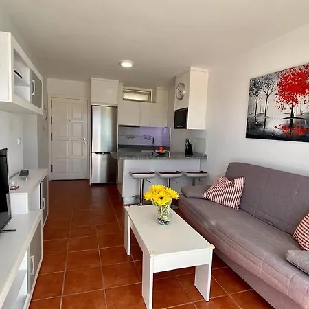 Horizon Views - Excellent Location With Ocean View