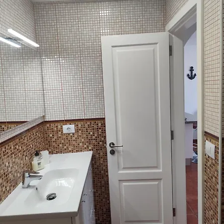 Horizon Views - Excellent Location With Ocean View 公寓 *