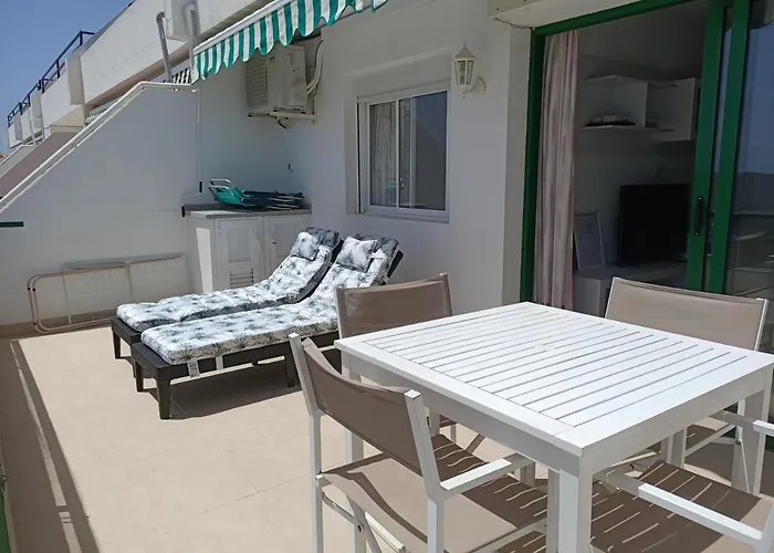 Horizon Views - Excellent Location With Ocean View Lejlighed *